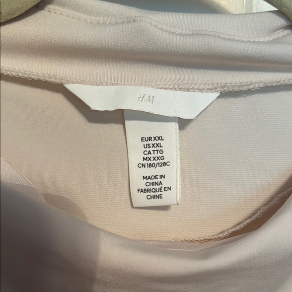 ‼️5/25 H&M Light pink Sleeveless Top - Picture 2 of 3